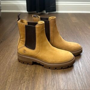 NWOT Timberland boots